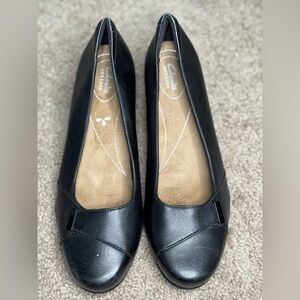 Clarks Women's Black Leather Flats